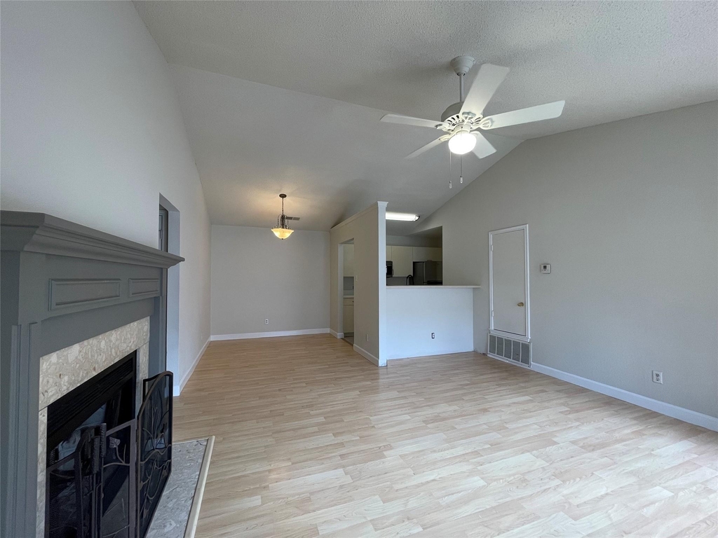 2031 Redwing Way - Photo 5