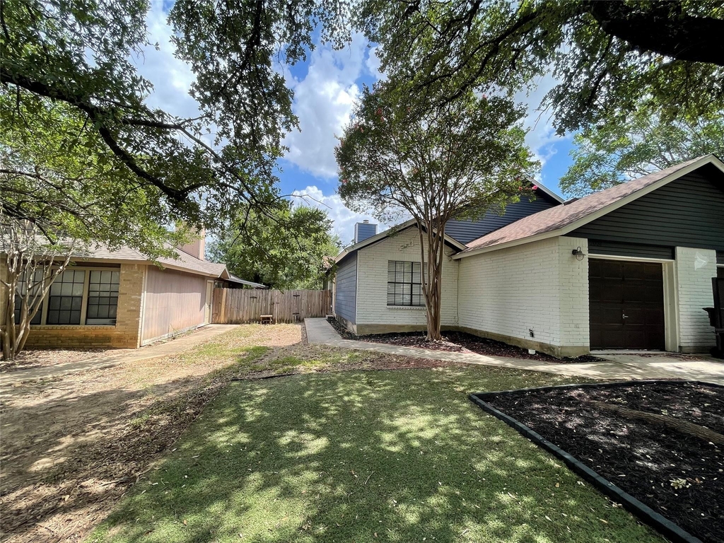 2031 Redwing Way - Photo 1