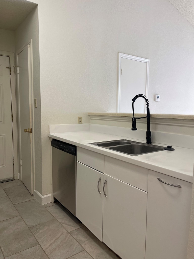2031 Redwing Way - Photo 9