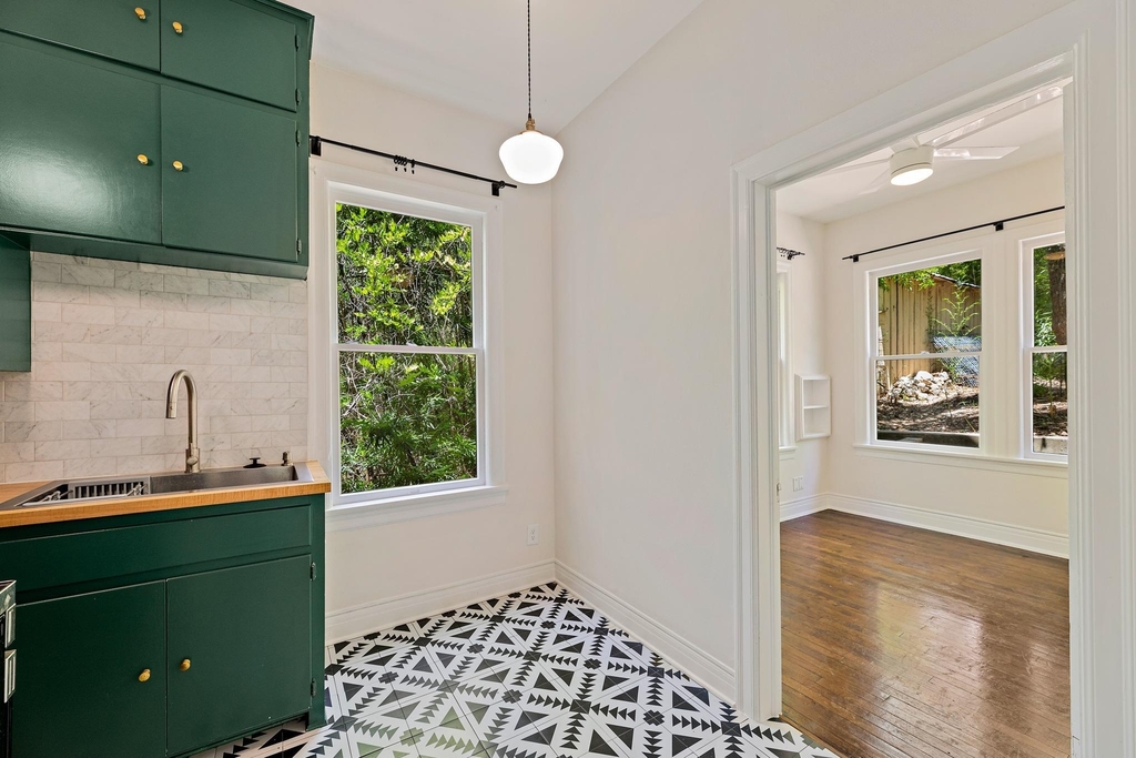 2810 Pearl St - Photo 12