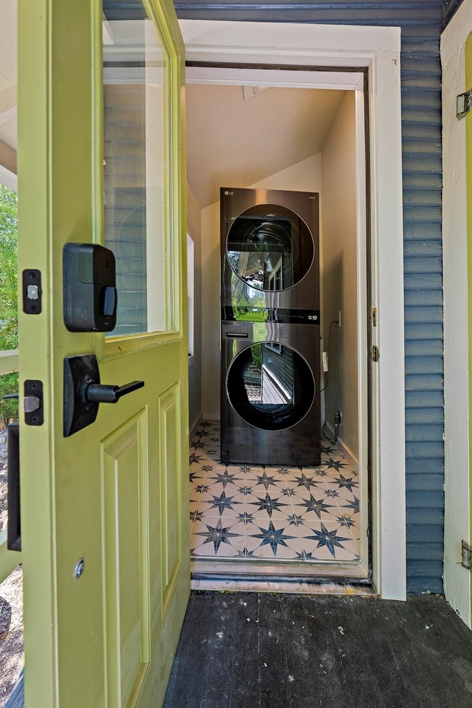 2810 Pearl St - Photo 3