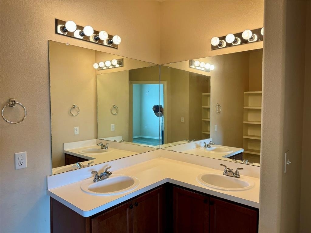 3301 Stirrat St - Photo 5