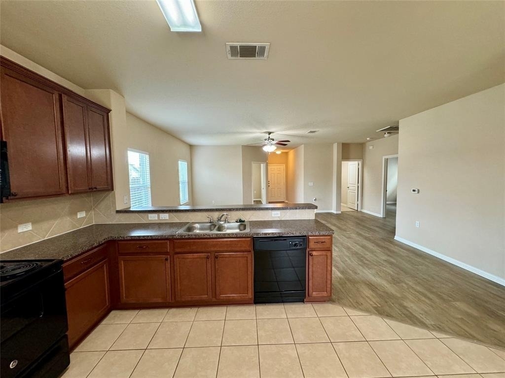 3301 Stirrat St - Photo 4