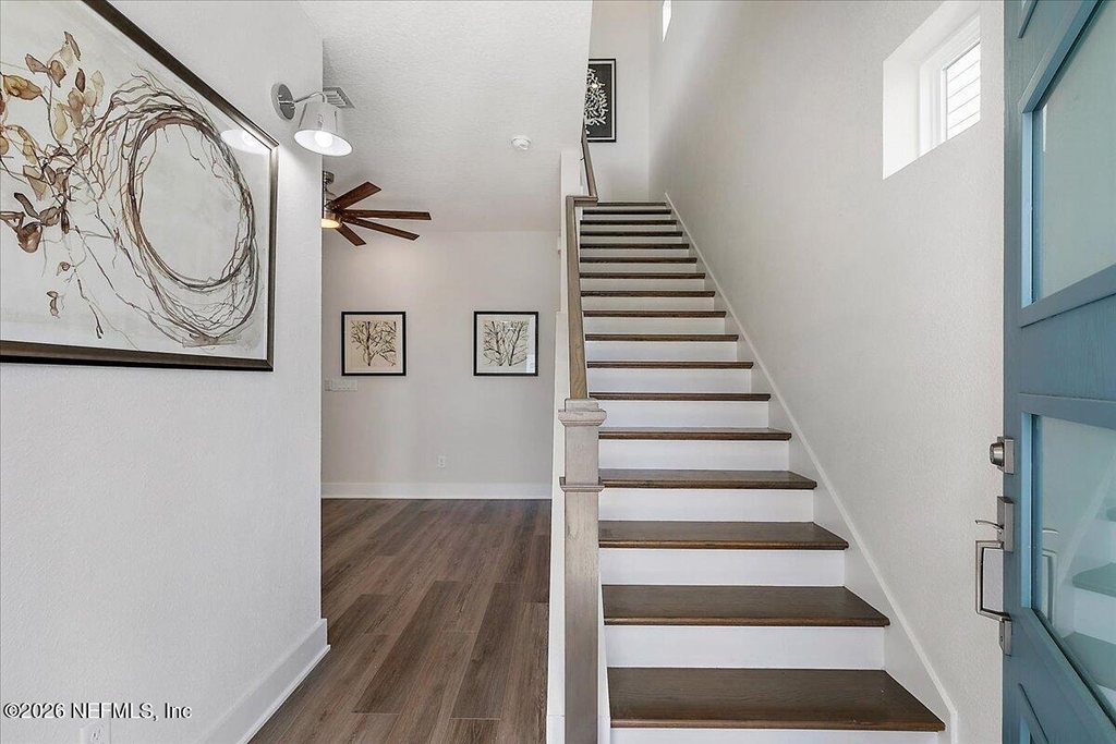 459 Crestview Drive - Photo 3