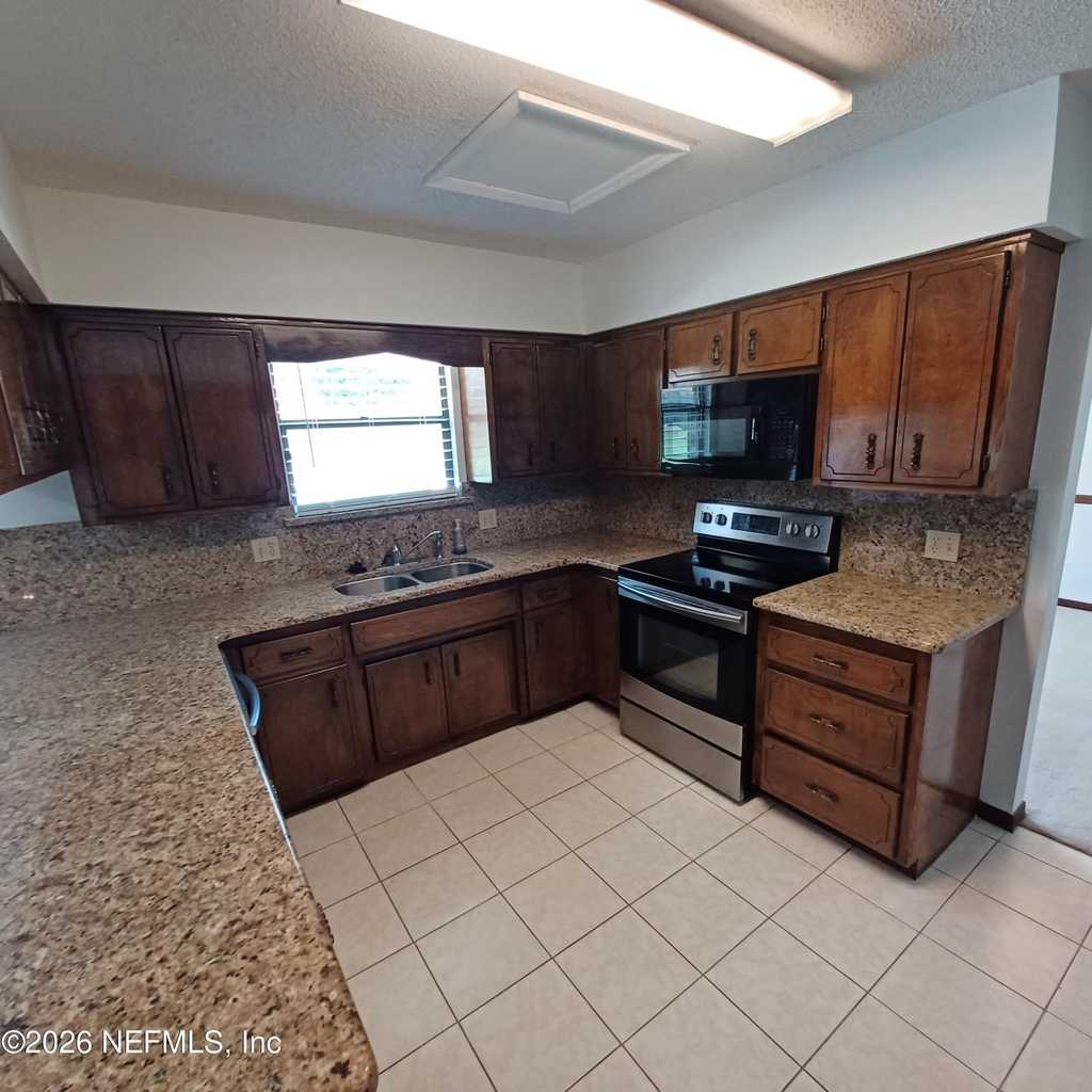 2295 Foxwood Drive - Photo 7