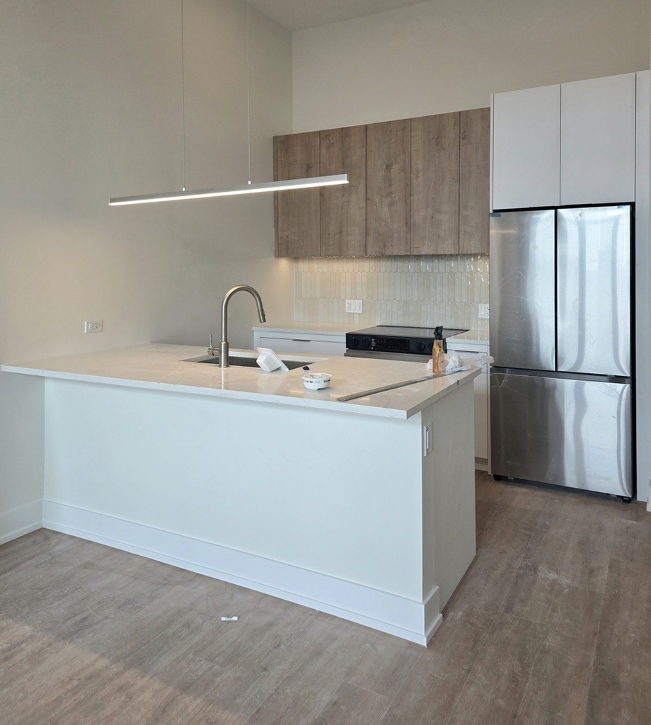 1537 N Orleans Avenue - Photo 1