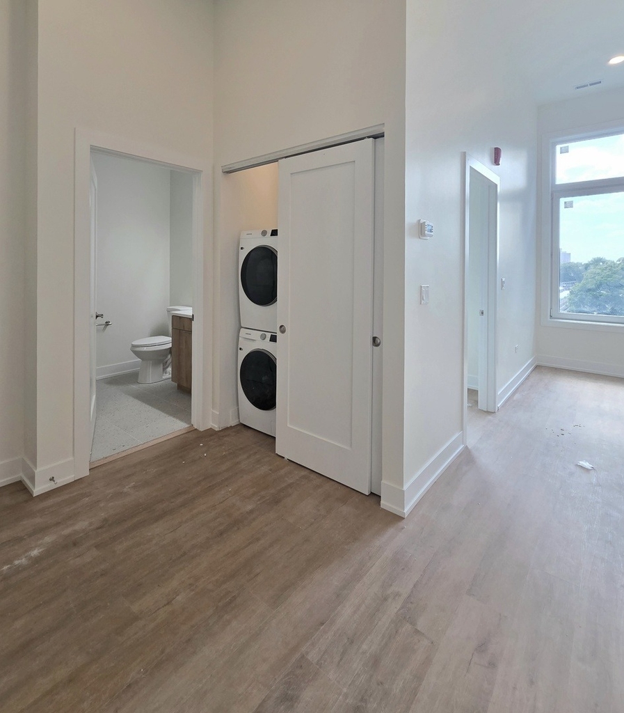 1537 N Orleans Avenue - Photo 4
