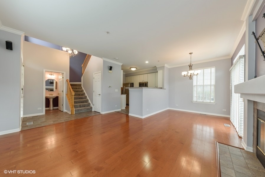 2716 N Greenwood Avenue - Photo 2