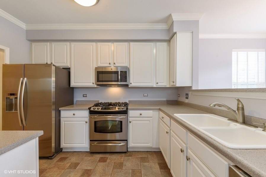 2716 N Greenwood Avenue - Photo 3