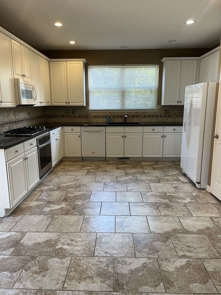 1617 Astor Avenue - Photo 6