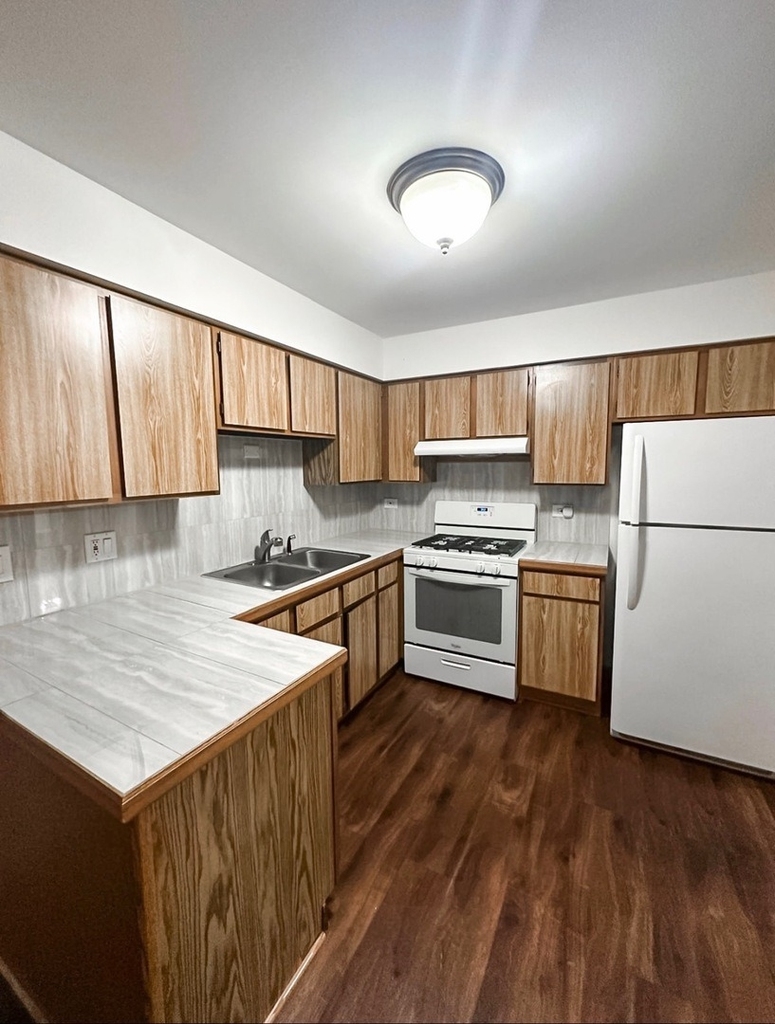4627 Eberly Avenue - Photo 2