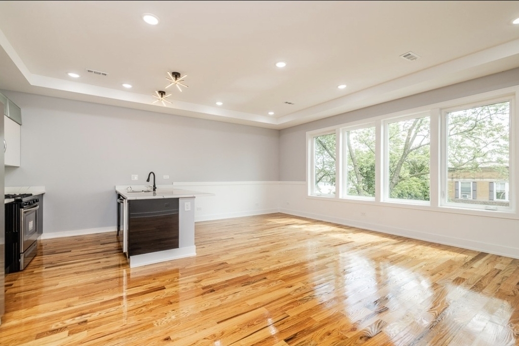 6334 S Langley Avenue - Photo 7
