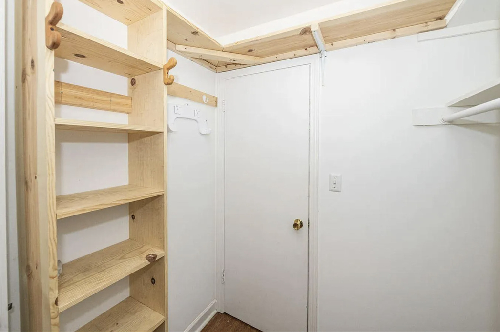 1003 Argyle Street - Photo 11