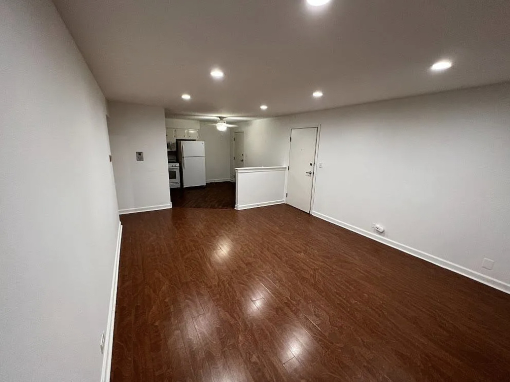 1003 Argyle Street - Photo 4