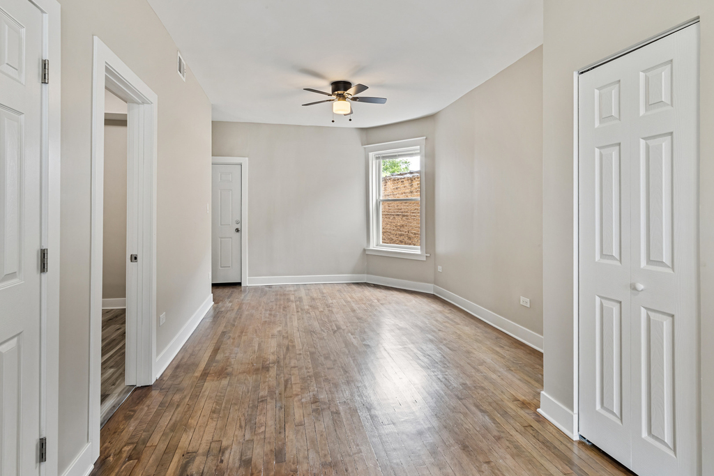 2630 W Division Street - Photo 7