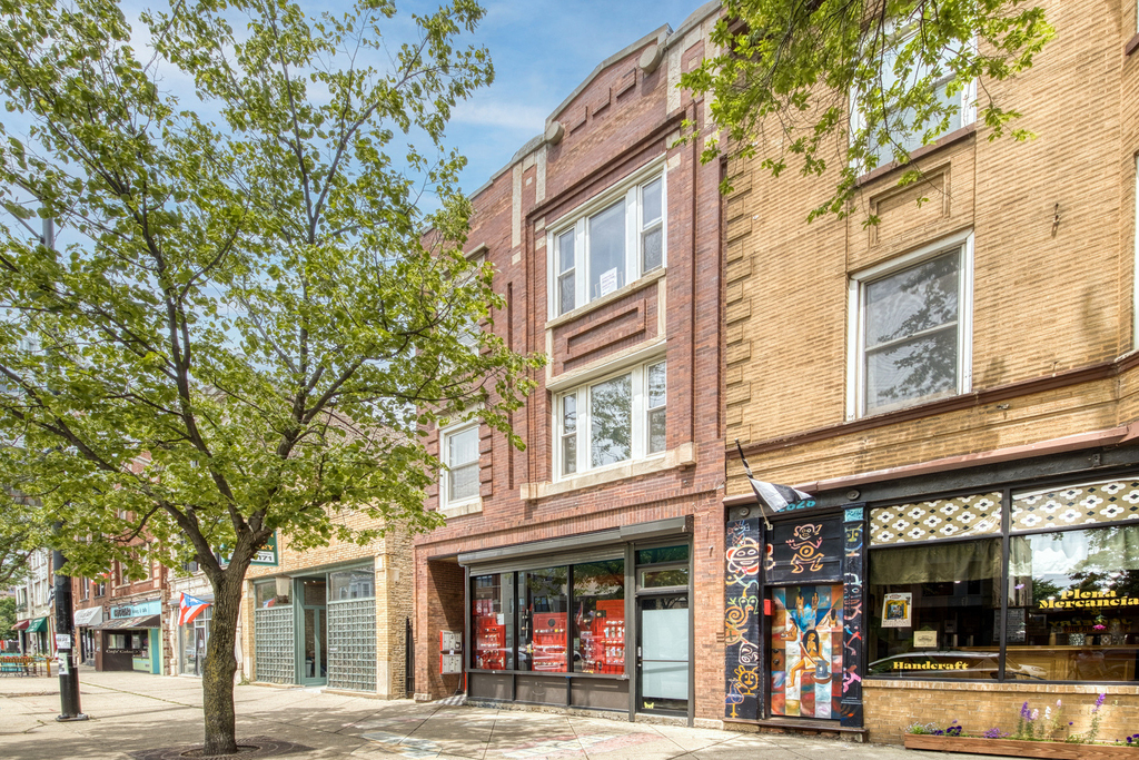 2630 W Division Street - Photo 0