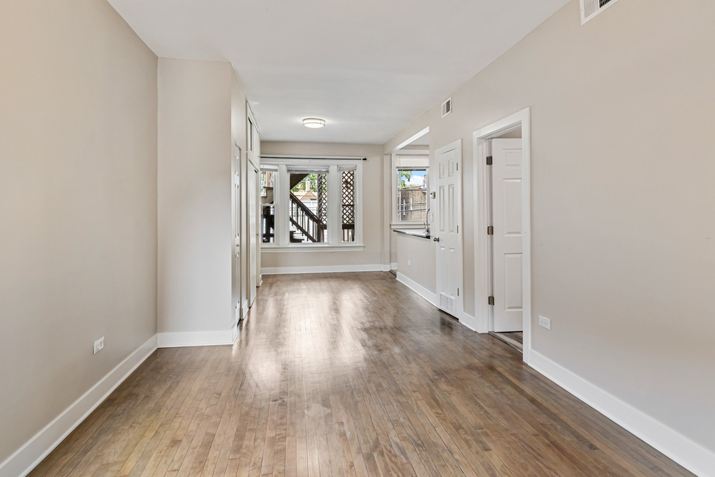 2630 W Division Street - Photo 10