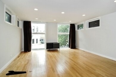 813 N May Street - Photo 6