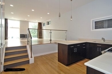 813 N May Street - Photo 2