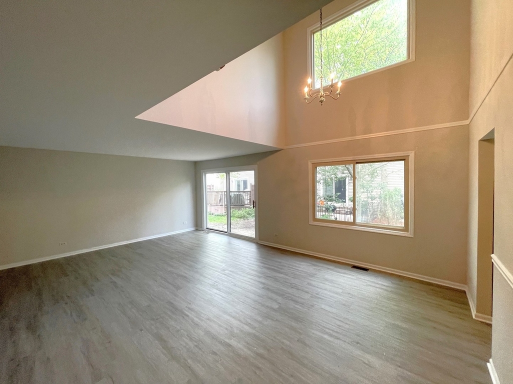 311 E Forest Knoll Drive - Photo 3