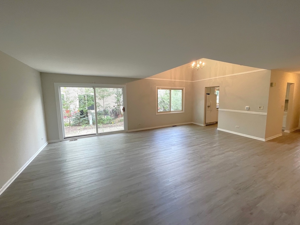 311 E Forest Knoll Drive - Photo 4