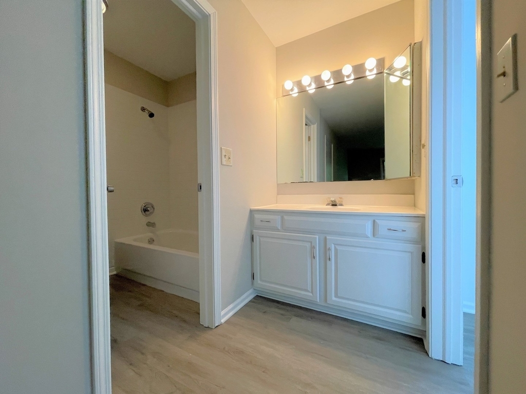 311 E Forest Knoll Drive - Photo 12