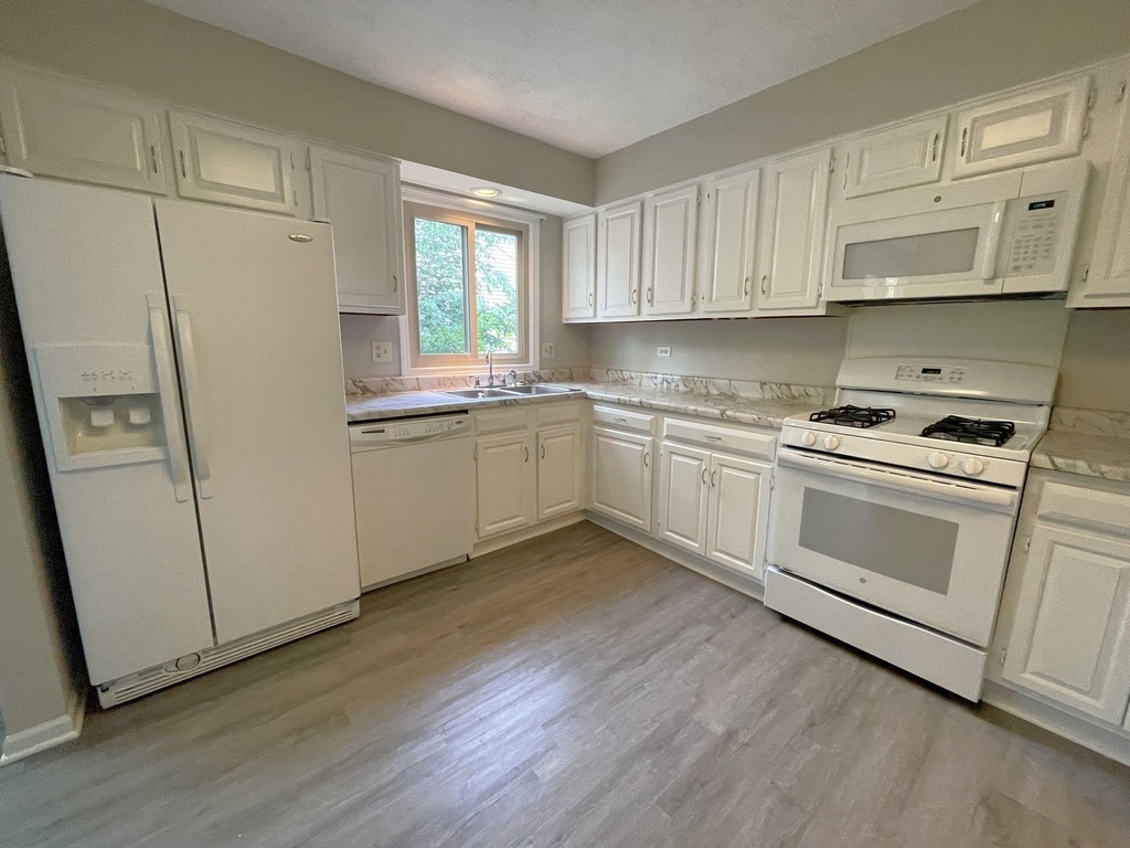 311 E Forest Knoll Drive - Photo 7