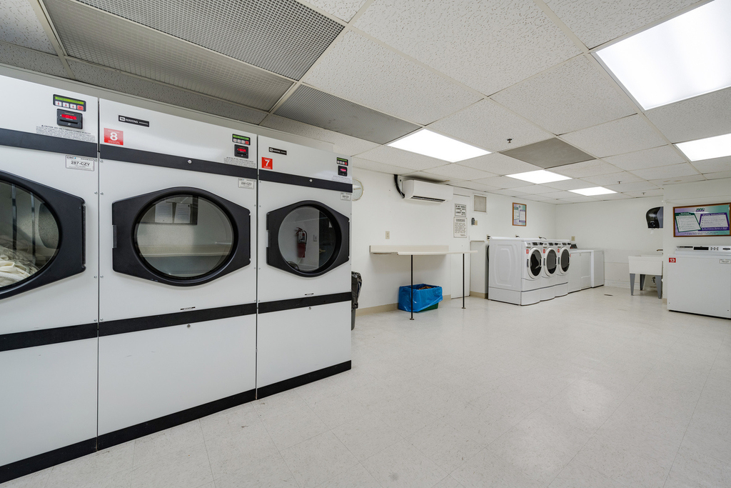 400 W Deming Place - Photo 3