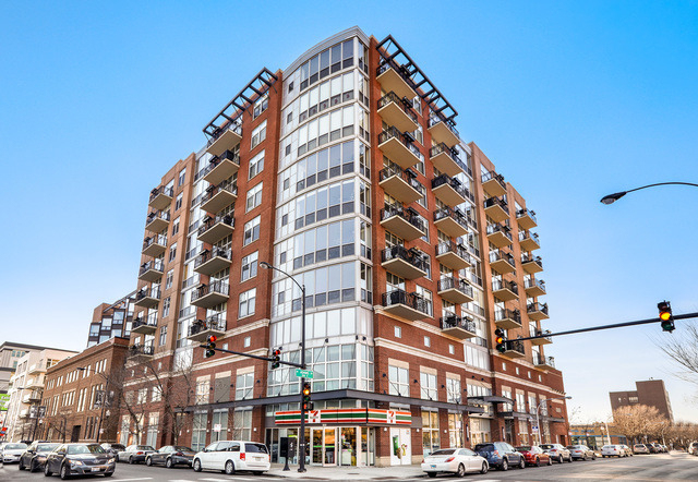 1201 W Adams Street - Photo 0