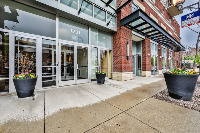1201 W Adams Street - Photo 1