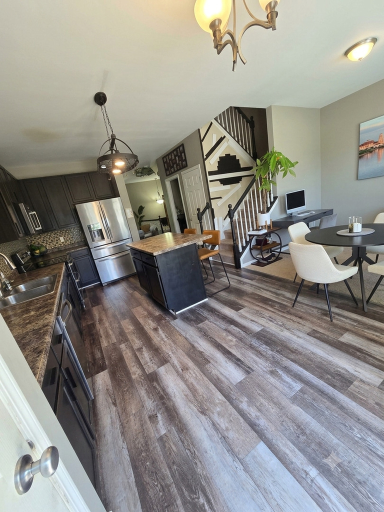208 Comstock Drive - Photo 6