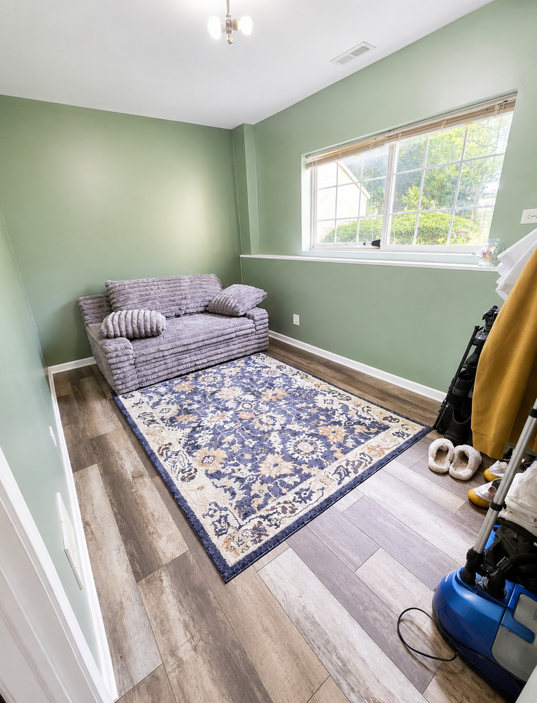208 Comstock Drive - Photo 1