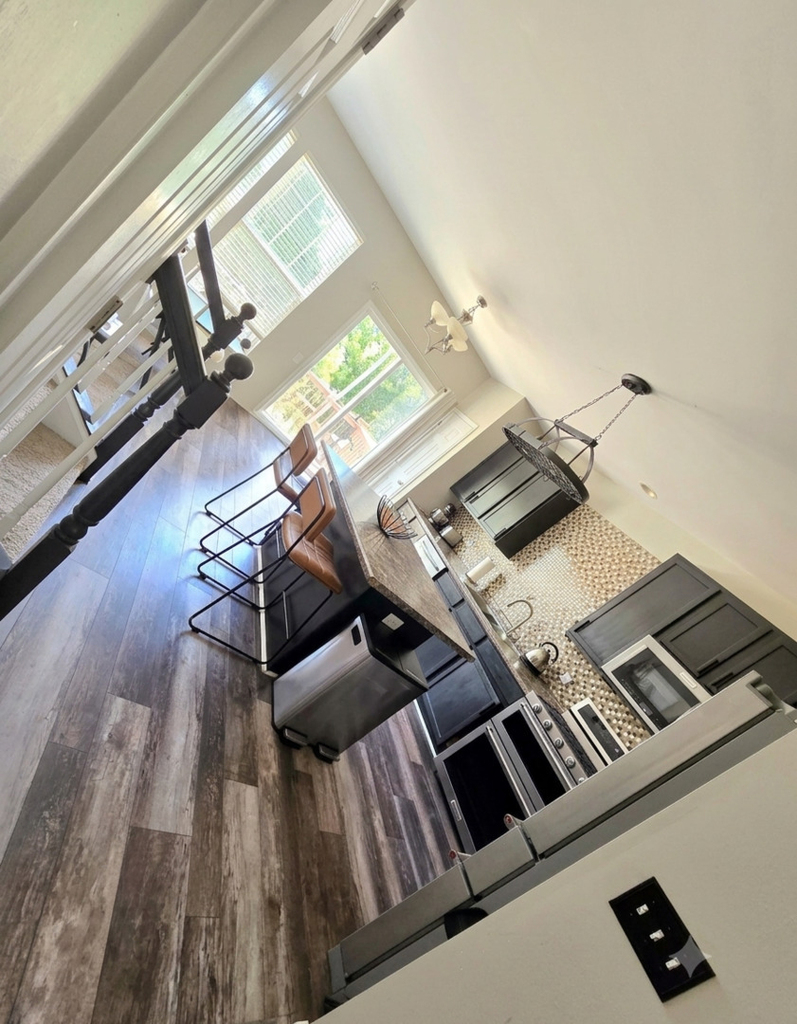 208 Comstock Drive - Photo 5