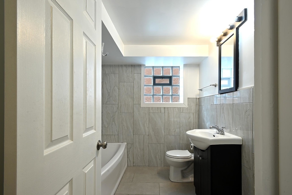 1018 S 11th Avenue - Photo 9