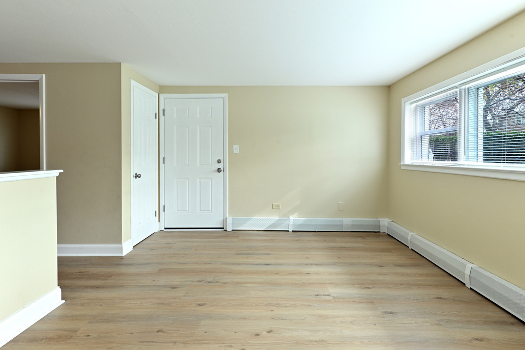 1018 S 11th Avenue - Photo 1