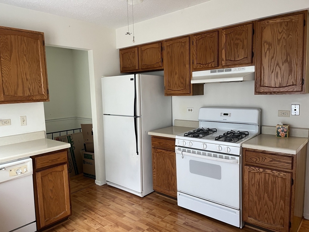 821 Brentwood Drive - Photo 3
