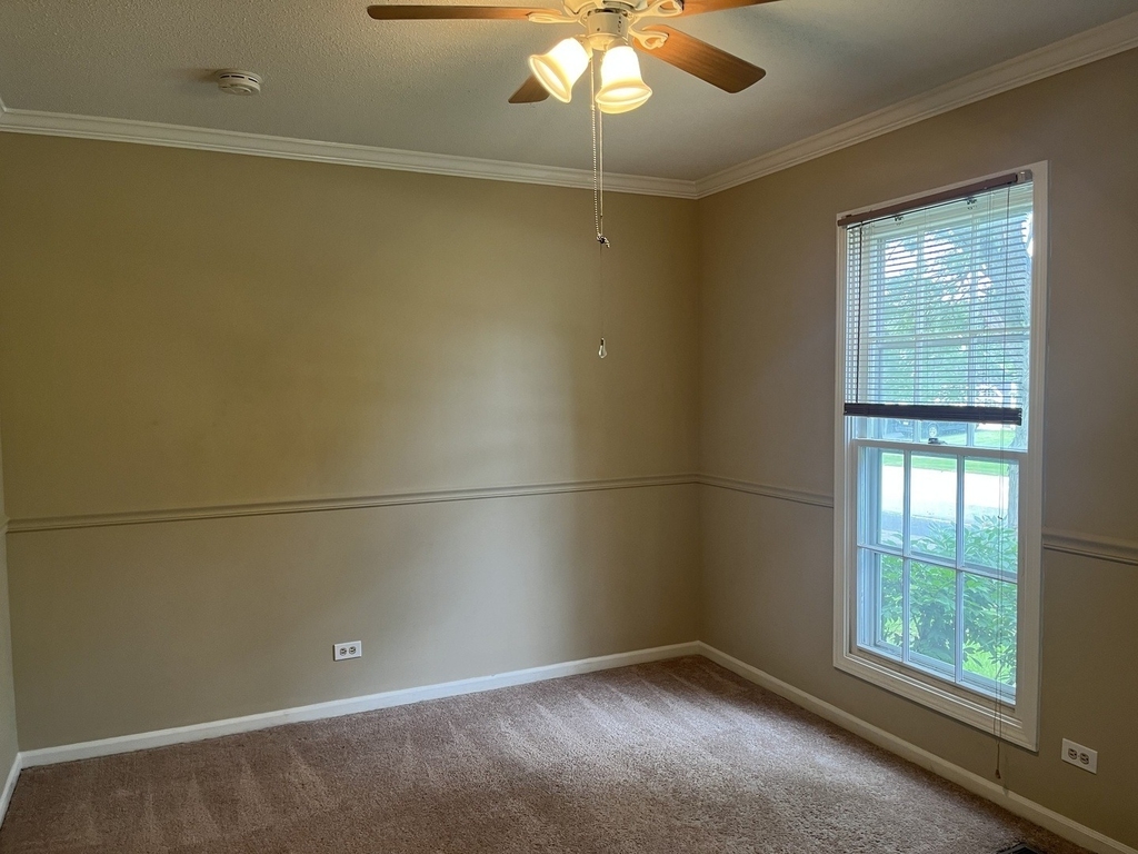 821 Brentwood Drive - Photo 8