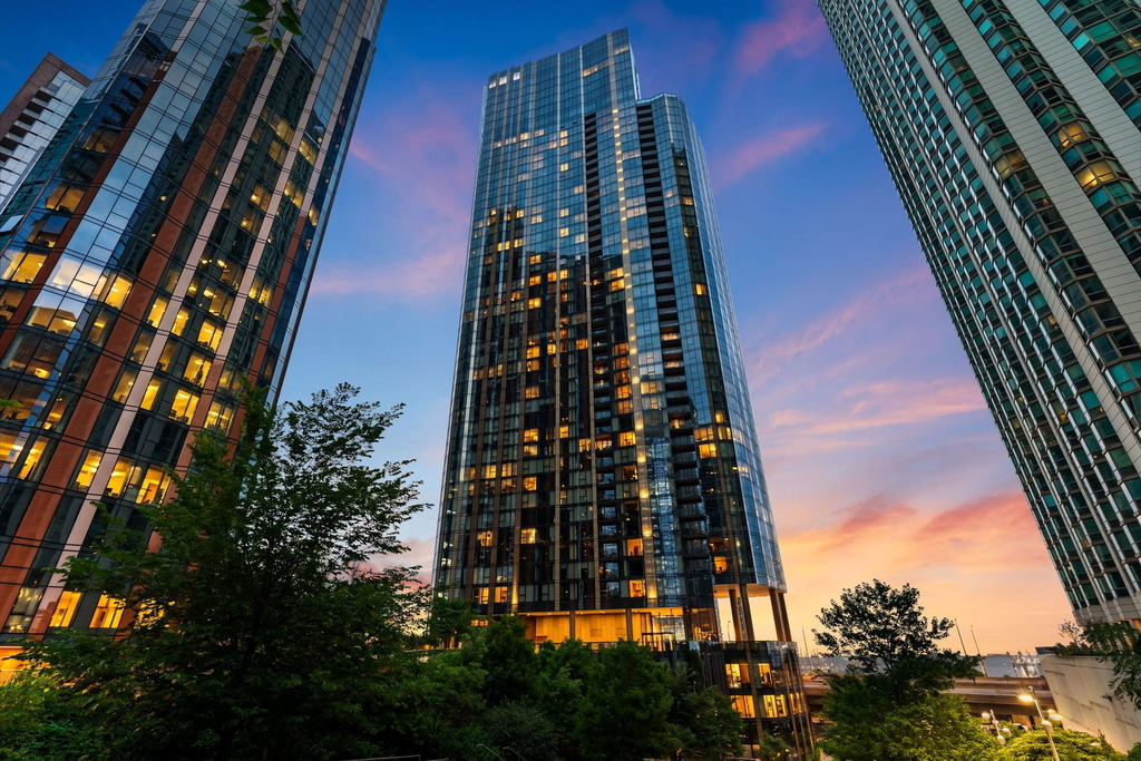 211 N Harbor Drive - Photo 0