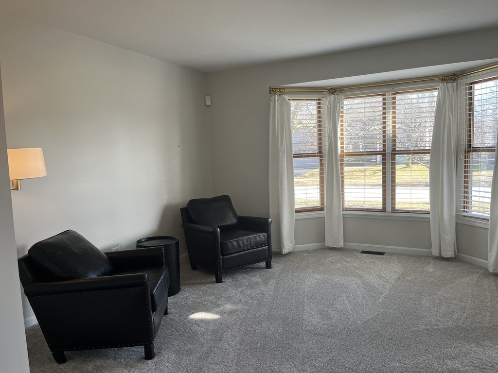 553 Danbury Drive - Photo 8