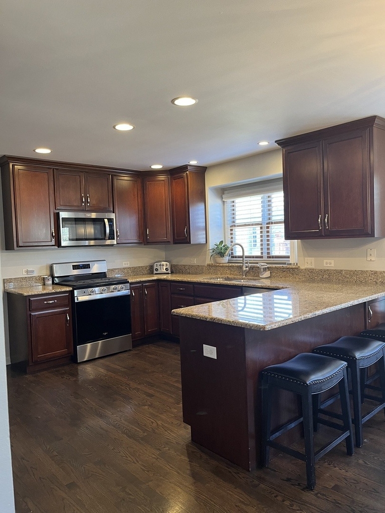 553 Danbury Drive - Photo 3