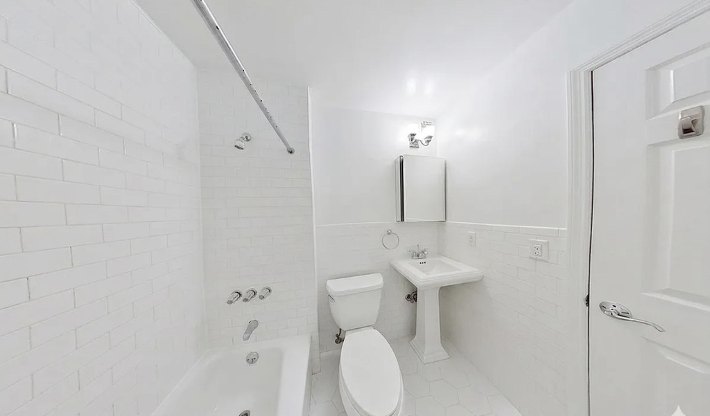 322 West 14th Street - Photo 4