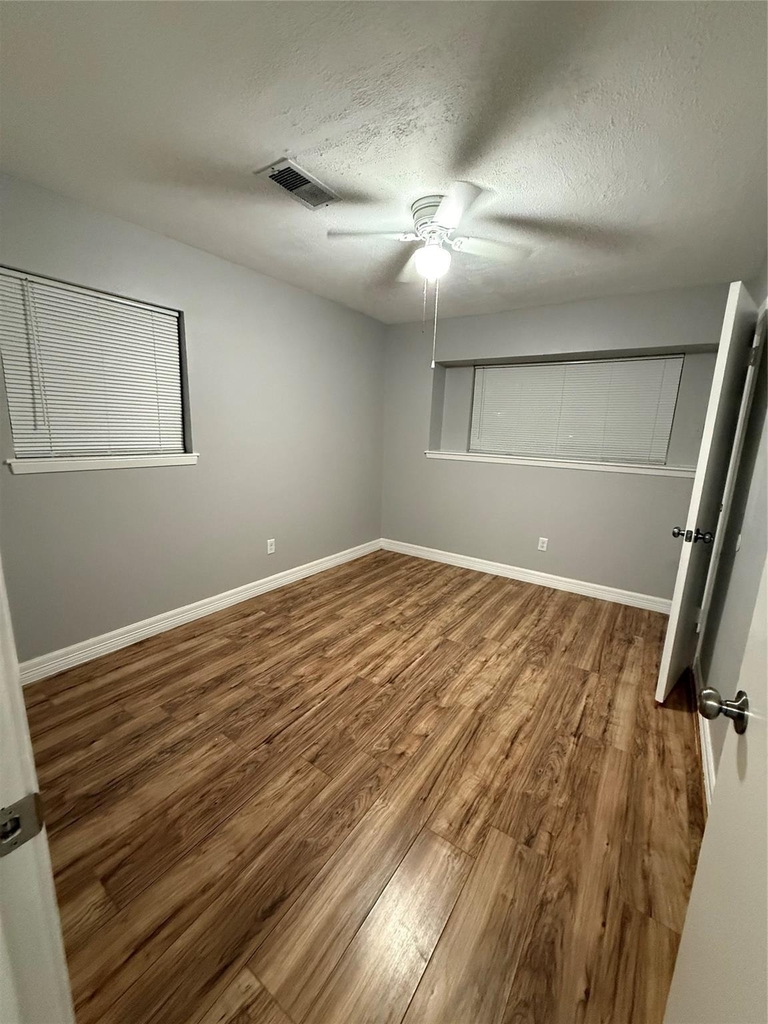 5519 Mendota Lane - Photo 12