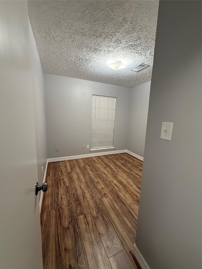 5519 Mendota Lane - Photo 13