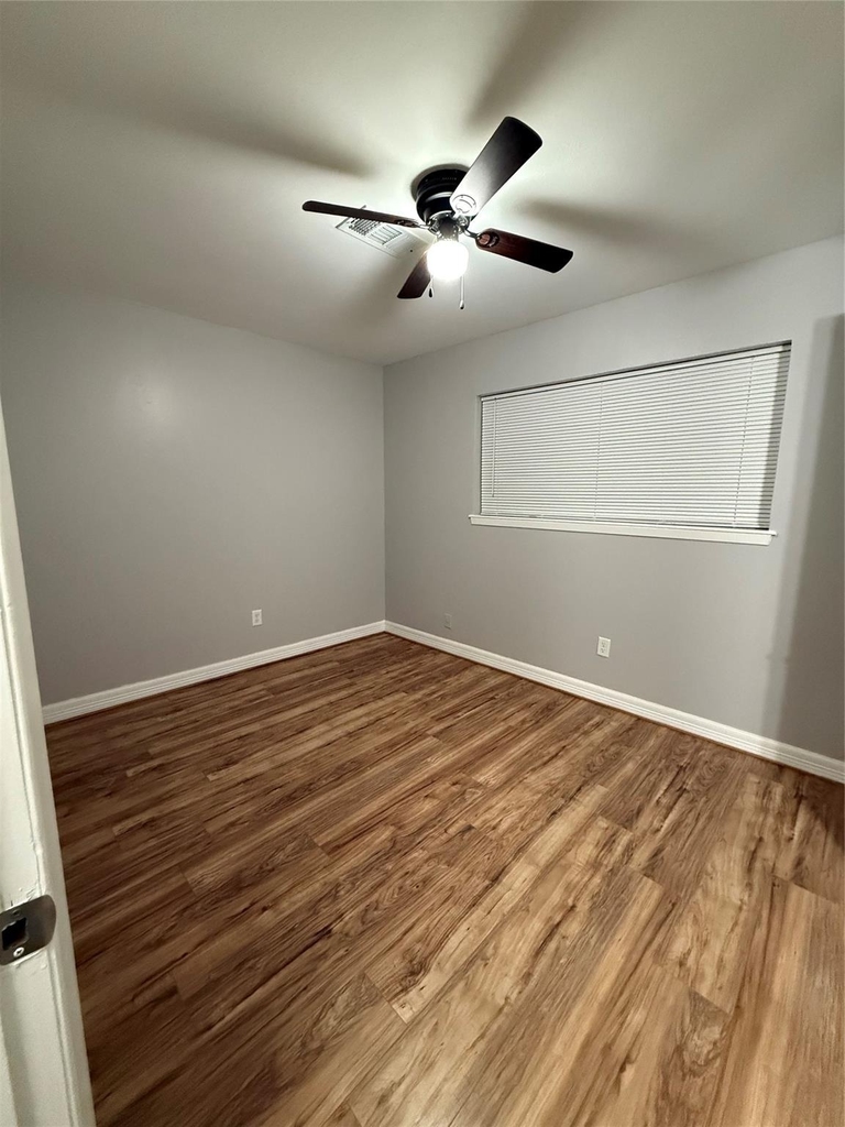 5519 Mendota Lane - Photo 1