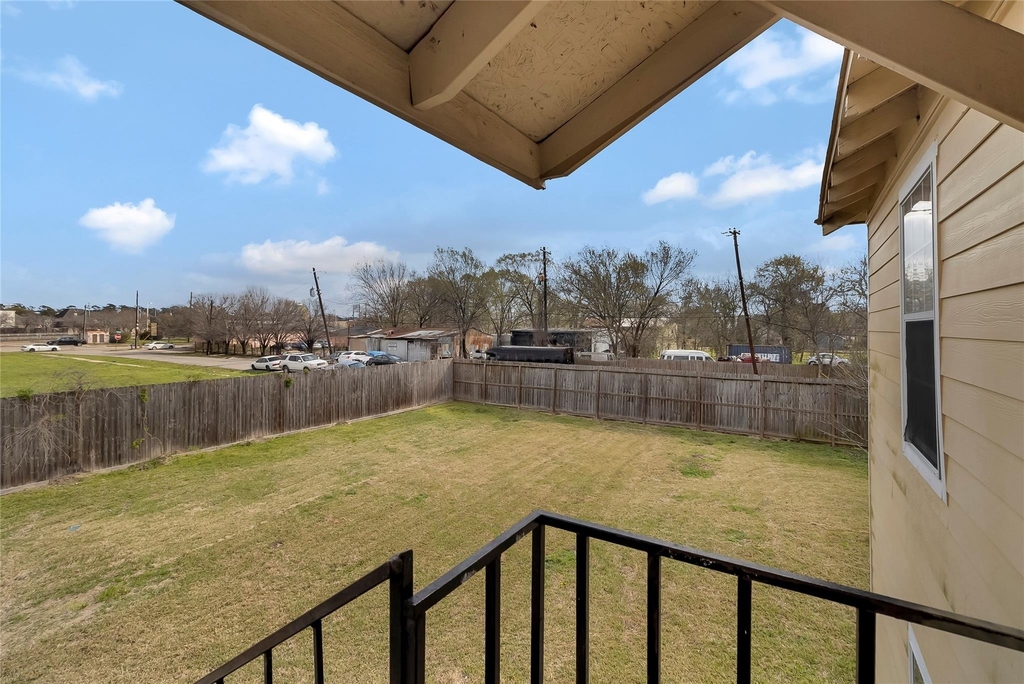4233 Dupont Street - Photo 9