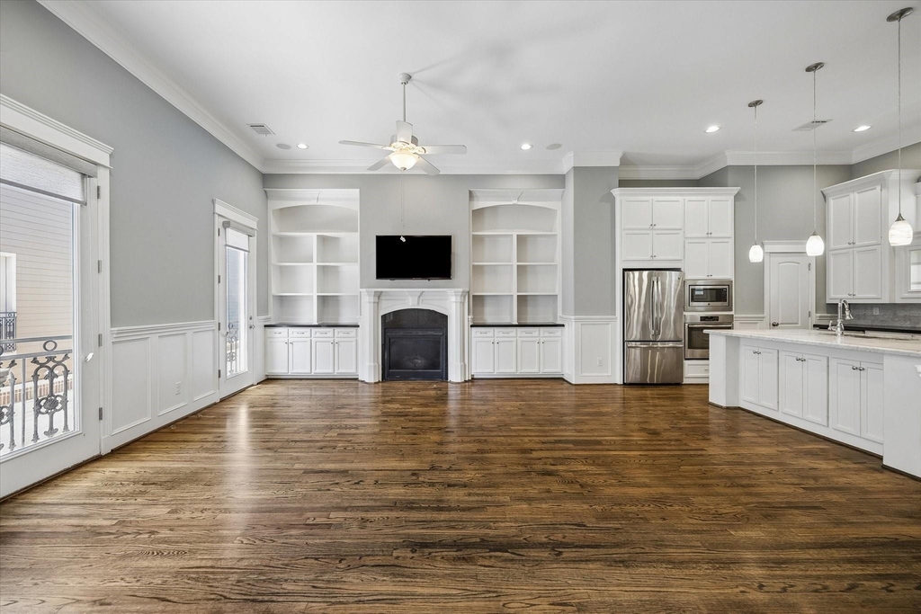 609 Rutland Street - Photo 2