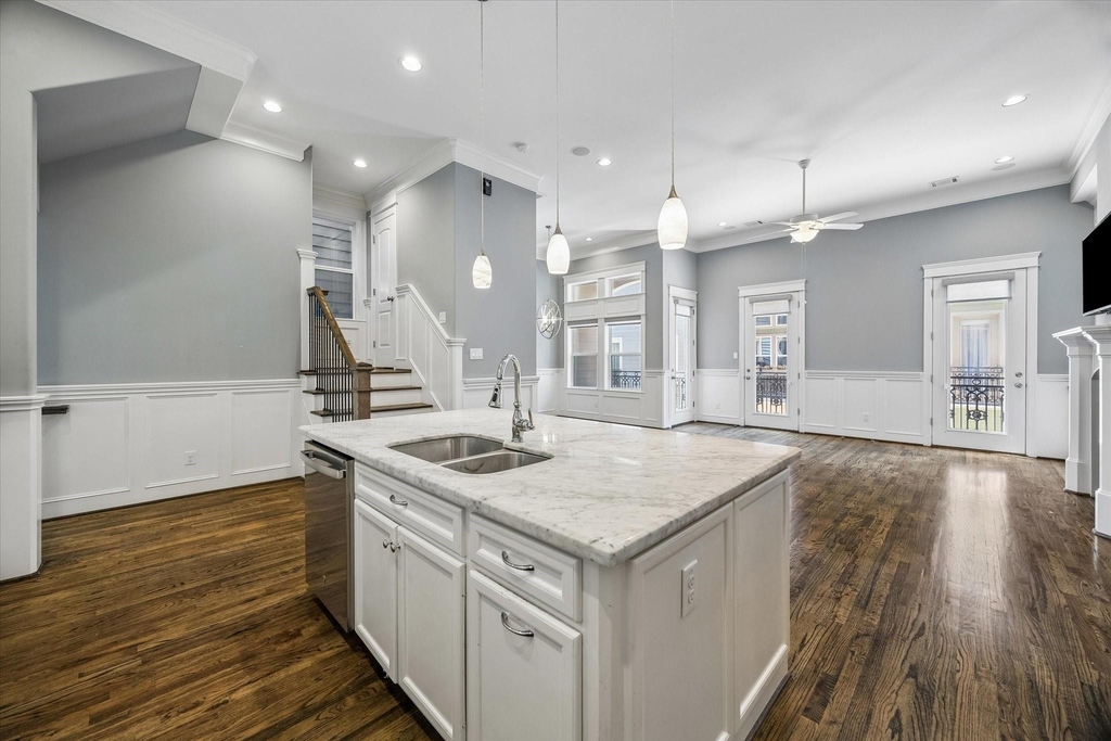 609 Rutland Street - Photo 5