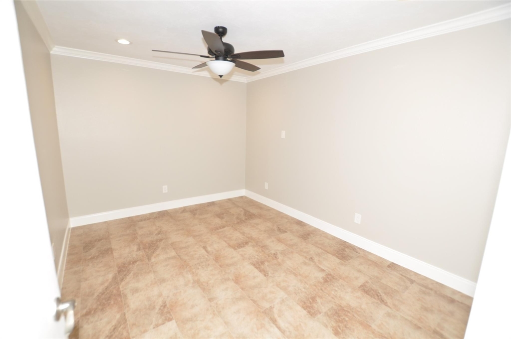 26983 Crown Haven Drive - Photo 15