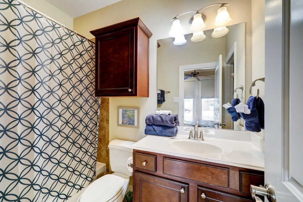 1305 Delano Street - Photo 8