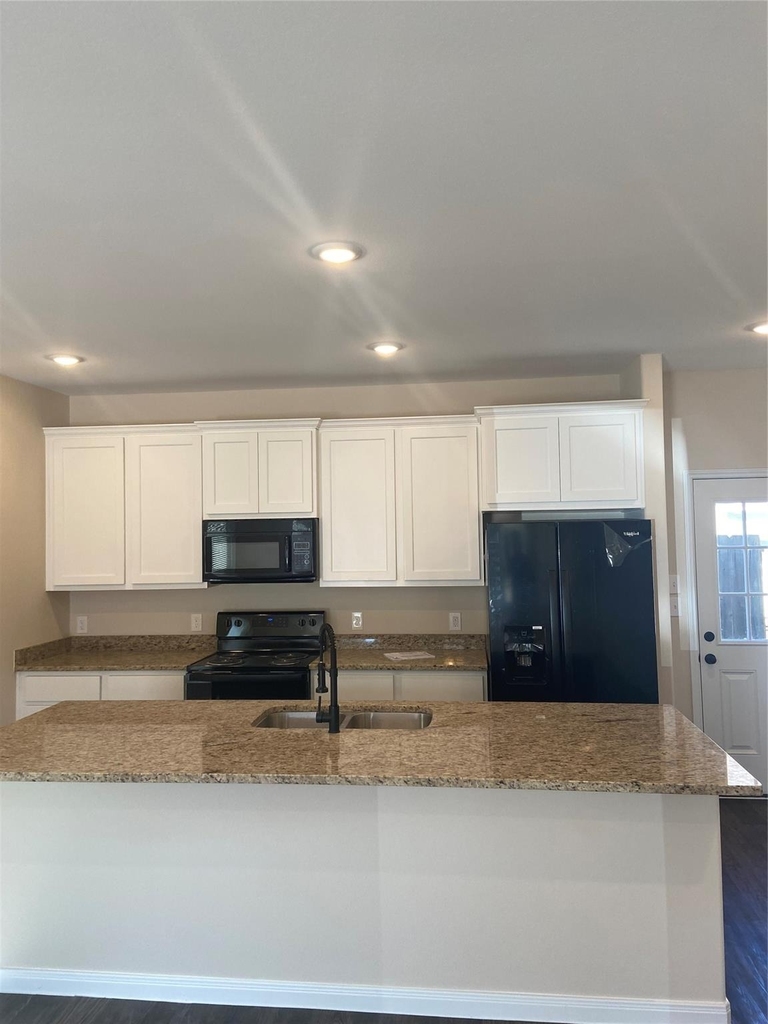 23445 Mcspadon Rd - Photo 3